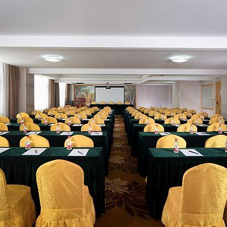 Vienna Hotel Hainan Oriental Avenue Dongfang Exterior photo