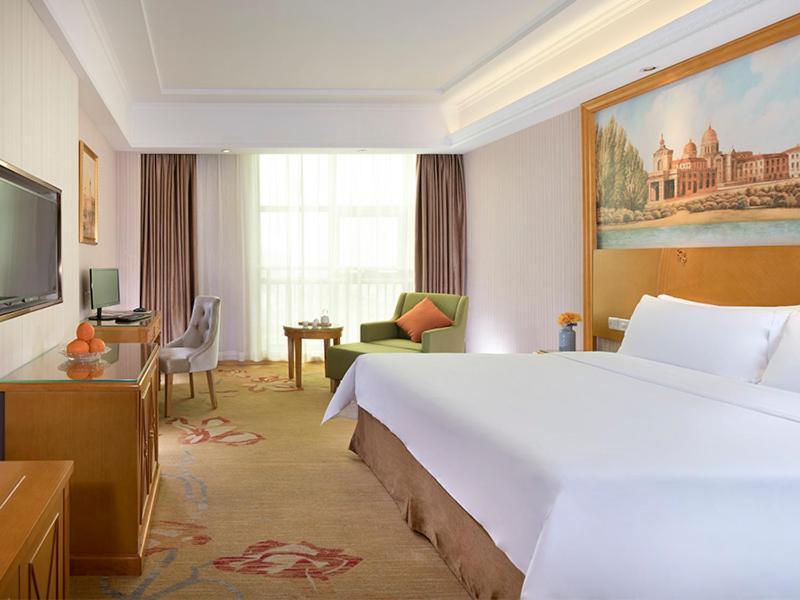 Vienna Hotel Hainan Oriental Avenue Dongfang Exterior photo